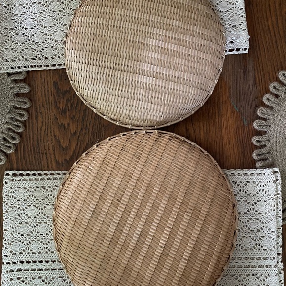 2 Baskets - Picture 2 of 4